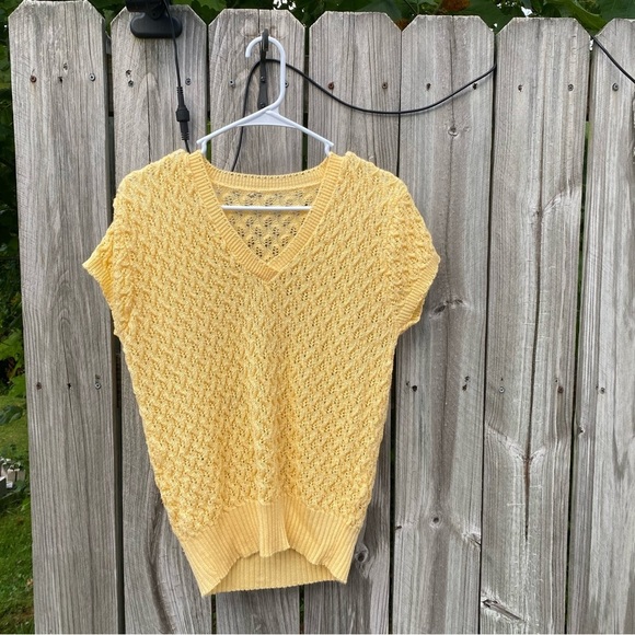 Handmade Yellow Knit Short Sleeve Sweater size M/L - Picture 1 of 5